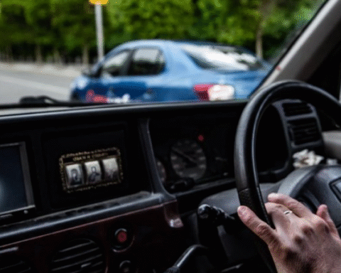 Суд запретил ввоз в Россию гибридных и праворульных автомобилей