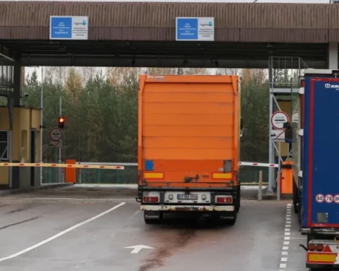 Товарооборот между Латвией и Россией с Беларусью за десять месяцев 2023 года резко снизился