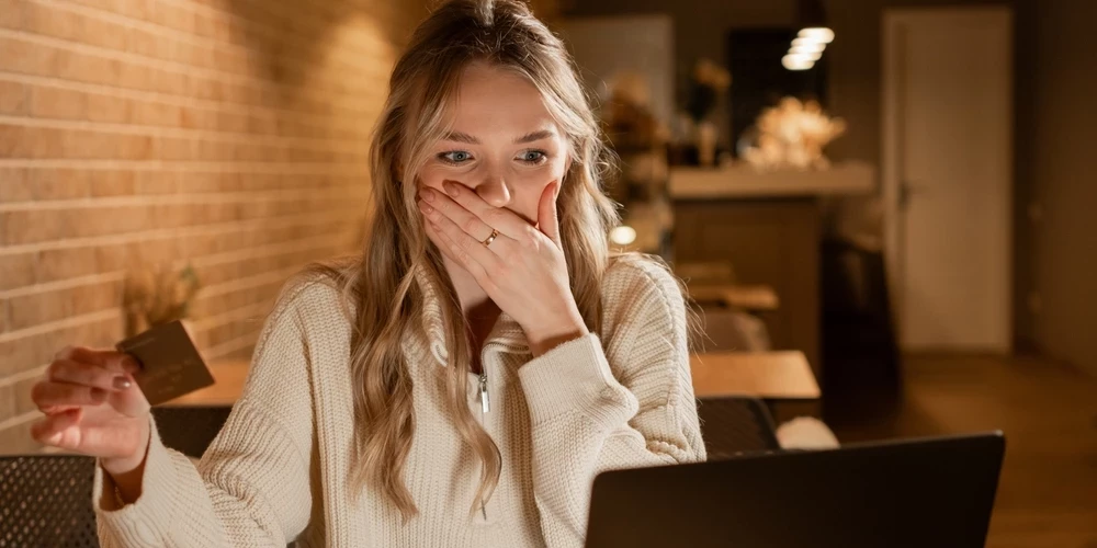 Уже 80% жителей Латвии стали жертвами мошенников, треть не обращается в полицию