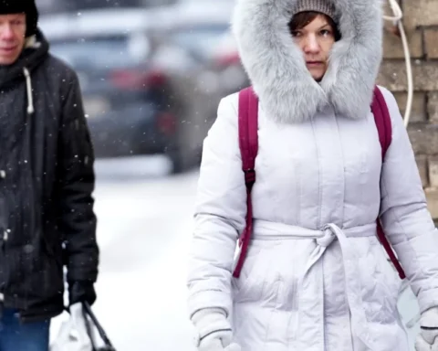 В новогоднюю ночь температура местами до -15 градусов, 1 января ожидаются осадки в виде снега