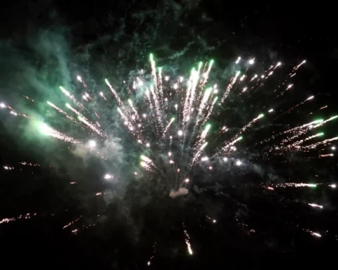 В Вентспилсе Новый год встретят по местному времени с задержкой в 33 минуты и 44 секунды