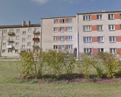 Валка становится первым городом Латвии с реновацией домов деревянными панелями