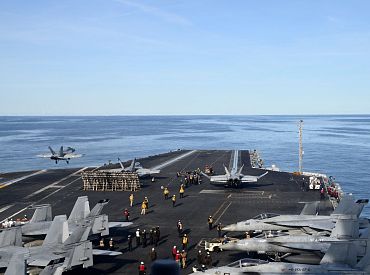 Венесуэльский флот ограниченно защищает танкеры после блокады, объявленной Трампом 16 декабря