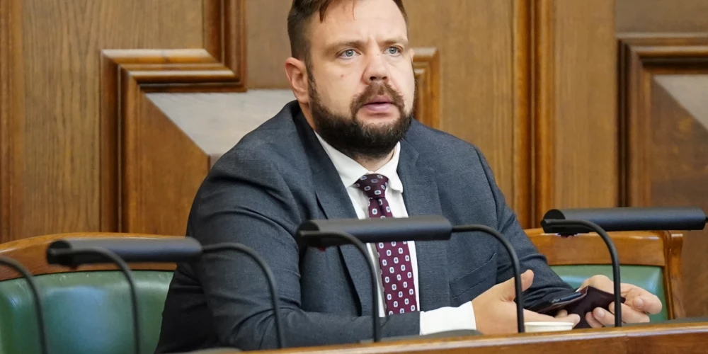 Витенбергс выражает возмущение: расходы на медуслуги для россиян в Латвии в 10 раз выше, чем для латышей