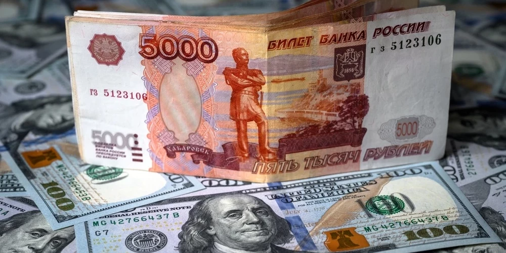 Власти ЕС запретили переводы замороженных активов России и ее ЦБ