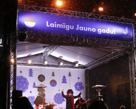 Юрмала и Каугури готовятся к встрече Нового года с праздниками и украшениями