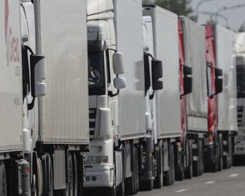 Автоперевозки в России уходят в минус на фоне роста тарифов и системных сбоев