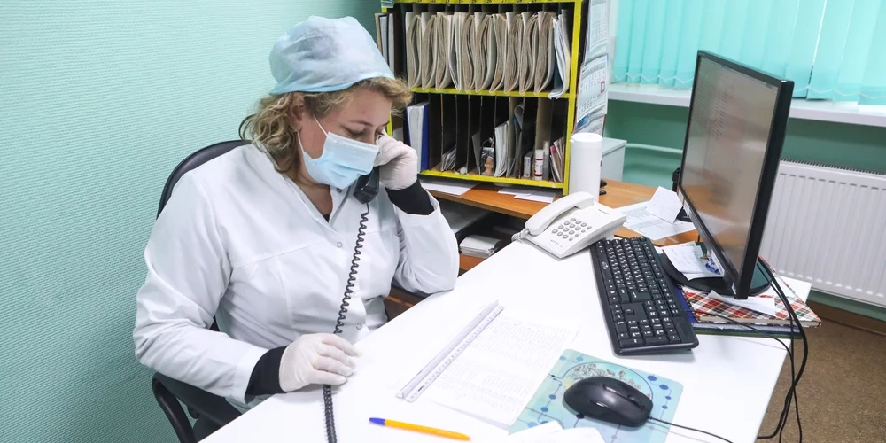 386 семейных врачей Латвии не подписали новые контракты с Национальной службой здравоохранения