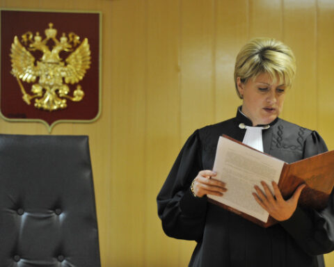 Силовиков открывают дорогу в судейский корпус