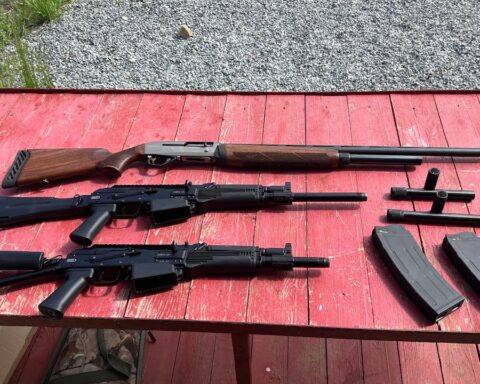 Частным охранникам предлагают автоматы как ответ на дроновые атаки