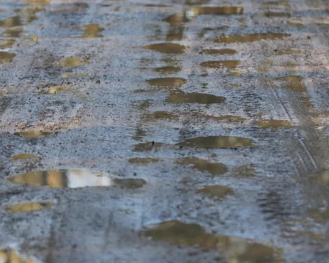 Чиновники предупреждают о worsening состояния дорог в Латвии из-за нехватки средств