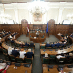 Депутаты Сейма обсудят язык в школе, дроны и раздачу бесплатных презервативов