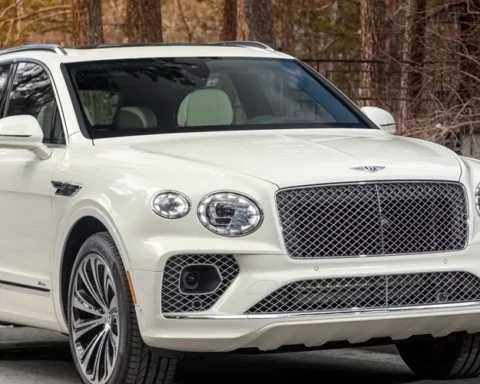 Экономическая ситуация в Латвии ухудшается, продажи Bentley выросли в два раза