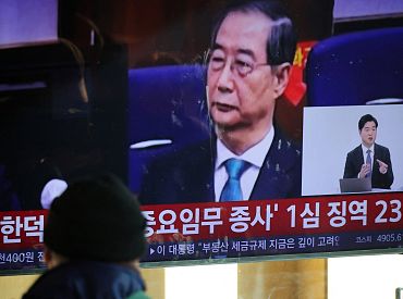 Экс-премьер Южной Кореи Хан Док Су приговорён к 23 годам за попытку мятежа и фальсификации документов