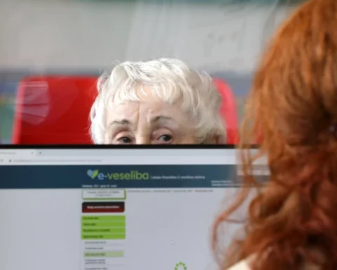 Эра бумажных направлений заканчивается: как записаться к врачу в 2023 году