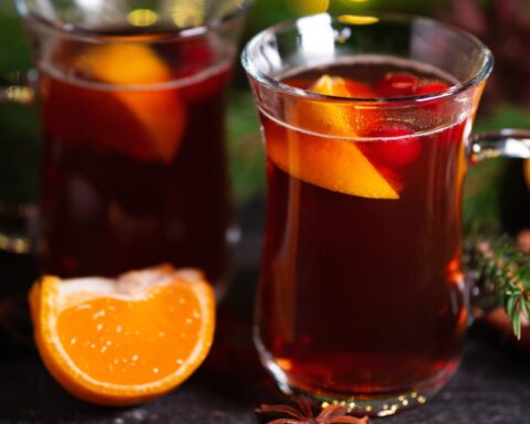 Глинтвейн с мандаринами и лимоном