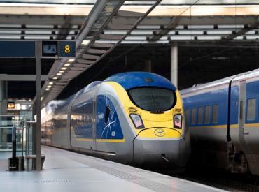 Хаос на Eurostar: все поезда под Ла-Маншем отменены из-за проблем с контактной сетью