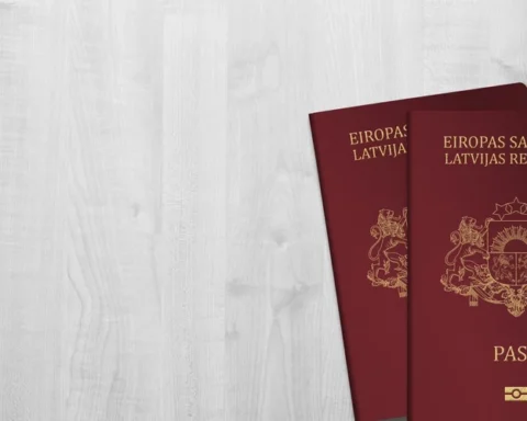 Кабмин Латвии присвоил гражданство 44 новым гражданам, включая половину из-за границы
