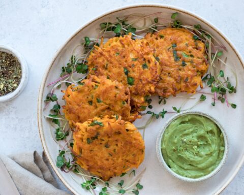 Котлеты из батата с четырьмя ингредиентами