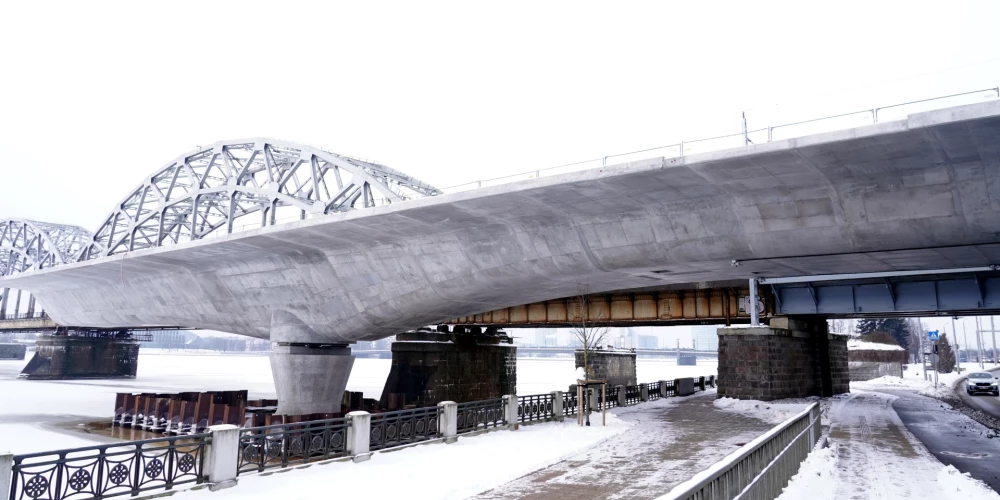 Латвии необходимо полмиллиона евро для завершения консервации моста через Даугаву