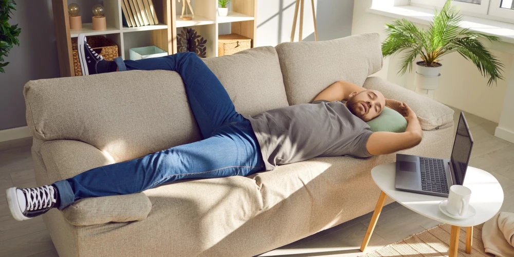 Латвийцы недовольны переносами рабочих дней и последствиями для семей с детьми