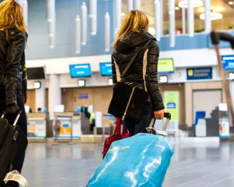 Латвийцы предпочитают летать из Вильнюса из-за высоких цен на билеты из Риги