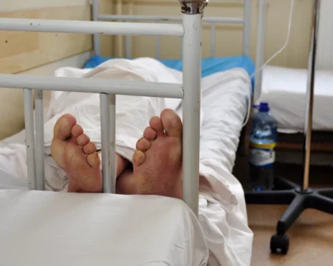 Латвийские больницы снова получают недостаточное финансирование, доступная медпомощь под угрозой