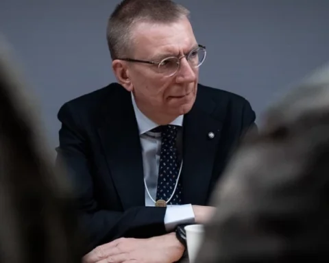 Латвийские власти указали Трампу на миссии НАТО и потери в Афганистане