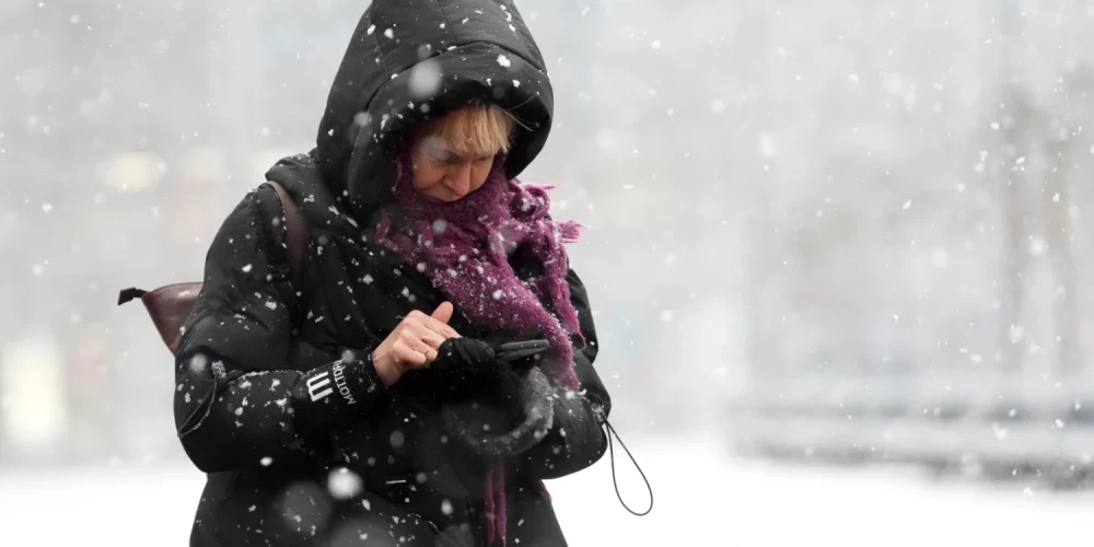 Латвию ожидает суровая зима: гололед, метель и экстремальные морозы