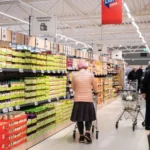 Lidl сокращает цены на длительные продукты в Латвии