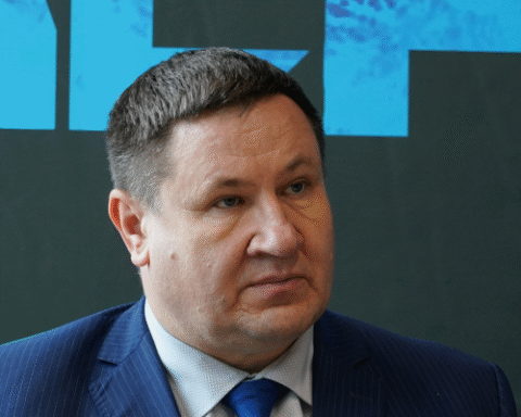 Мэр Огре Эгилс Хелманис возвращается на работу без допуска к гостайне и критикует «Новое Единство»