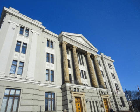 МИД Латвии рекламирует визы на русском языке в Узбекистане и Казахстане