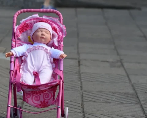 Минблаг Латвии запускает дополнительную помощь для приемных детей и их опекунов