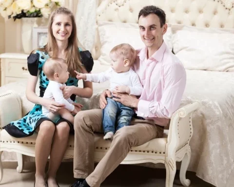 Население Латвии отклоняет призыв активистов о поддержке "традиционной семьи"