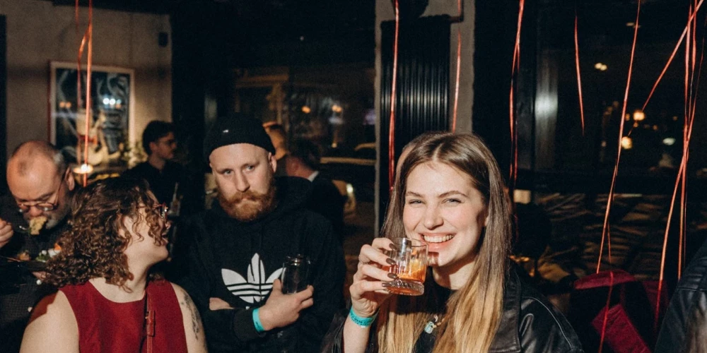 Новое кафе в Риге предлагает завтраки весь день и программы с DJ-сетами