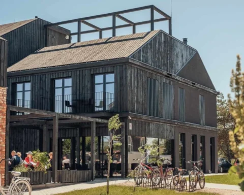 Отель в Павилосте привлекает туристов зимой: встреча с руководителем Анитой Баумане