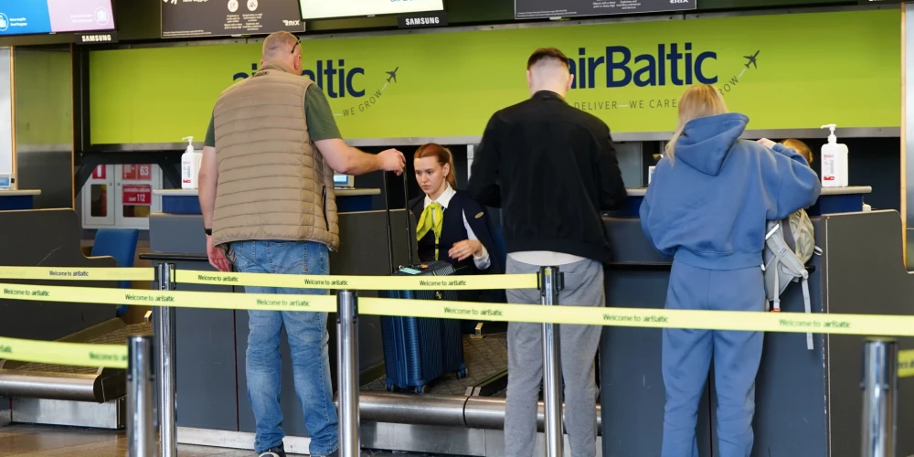 Пассажирка airBaltic обвинила авиакомпанию в неуважении к паспорту Латвии