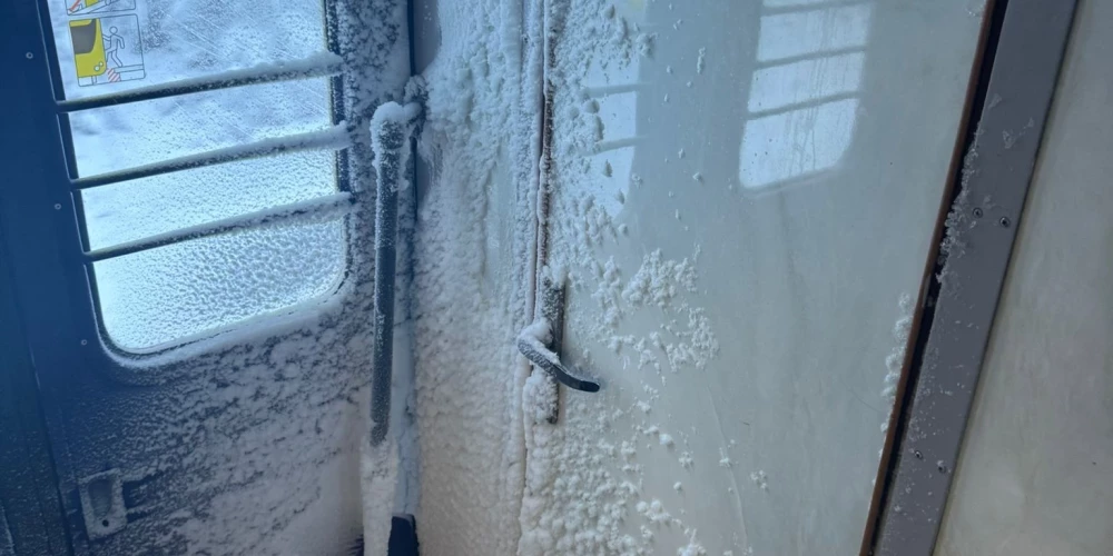 Пользователи соцсетей делятся шокирующими фото и видео поездов в Даугавпилс