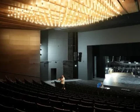 Поступок Валмиерского театра вызывает восхищение в соцсетях