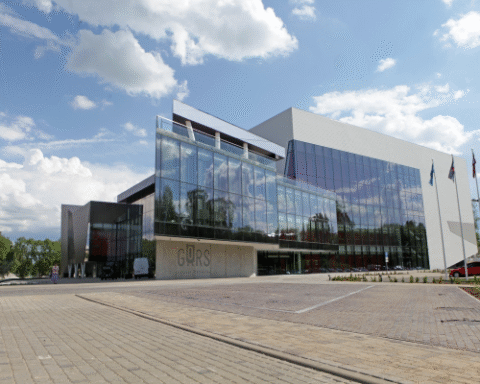 Правительство Латвии готово участвовать в управлении концертным залом "Gors", но требует ответственности от самоуправления