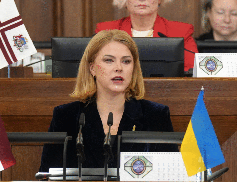 Премьер-министр Эвика Силиня отправляется в зарубежные командировки на следующую неделю