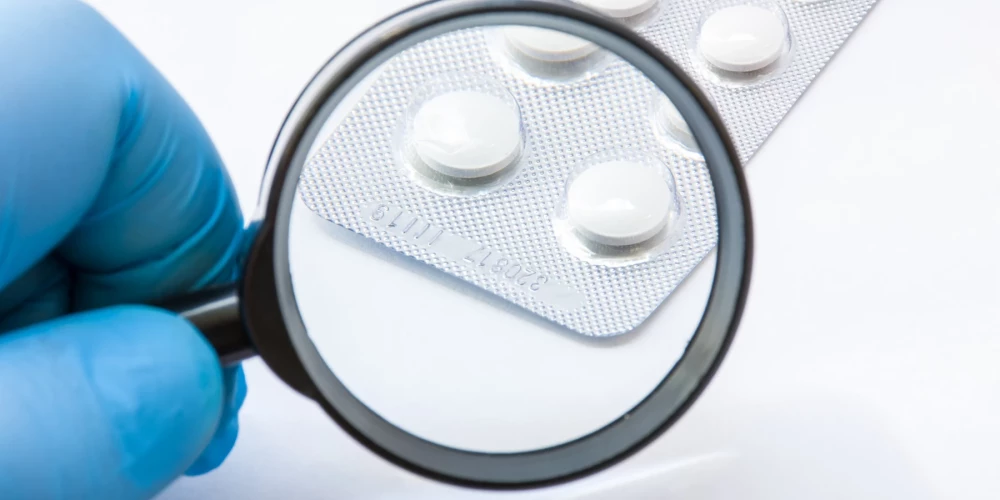 Проблема фальшивых лекарств в Латвии: задержаны восемь человек за незаконное распространение