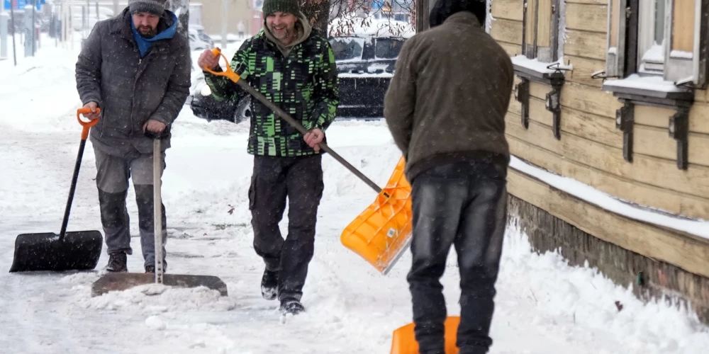 Продажи санок и товаров для зимних видов спорта в Латвии выросли из-за морозов