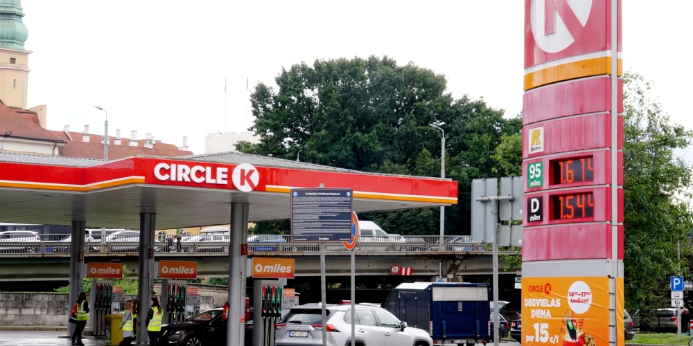 Работники Circle K сообщают о случаях оскорблений от русскоязычных клиентов в Латвии