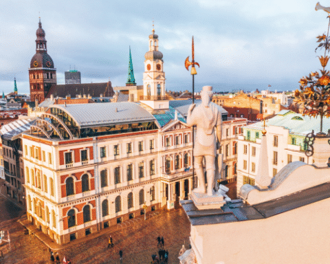 Рига увеличивает расходы и погружается в долги: изменения в бюджетной политике города