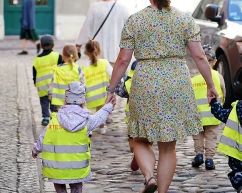 Рижские власти объявили о начале программы поддержки для родителей по вопросам ухода за детьми