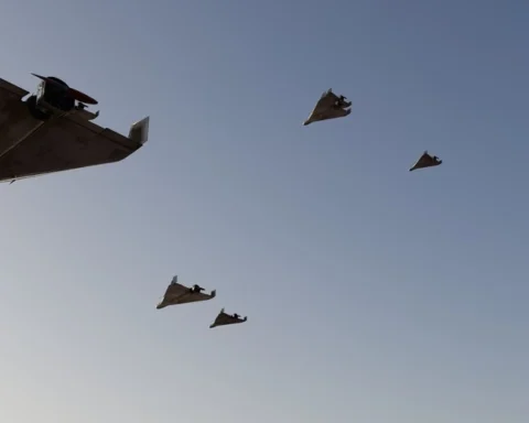 Россия планирует увеличить количество военных дронов до 160 000. Как Латвия укрепит свои оборонные возможности?