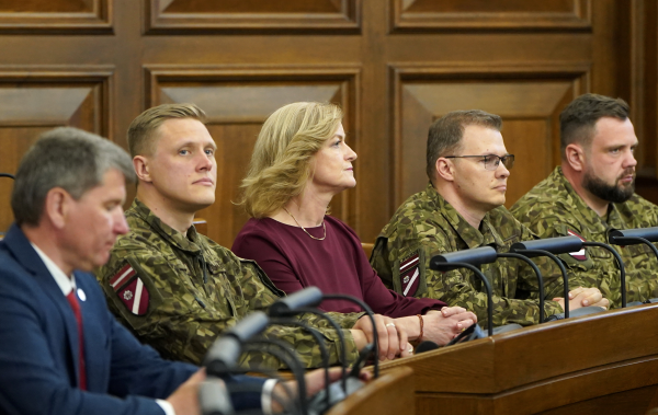 Сейм Латвии начинает новый сезон с демарша правой оппозиции против премьер-министра Силини