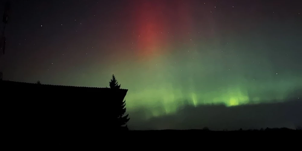 Северное сияние накрыло Латвию: эксперты предупреждают о последствиях магнитных бурь