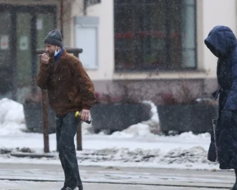 Синоптики прогнозируют облачную погоду с небольшим снегом в Риге 26 января